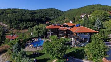 Фотографии Отель Trifon Zarezan Family Hotel г. Главатарци (Болгария) №1 Фото Отель Trifon Zarezan Family Hotel г. Главатарци 1