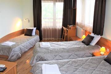Фото номера Дом с 7 комнатами Дома для отпуска Guest House Brezata - Betula г. Главатарци 4