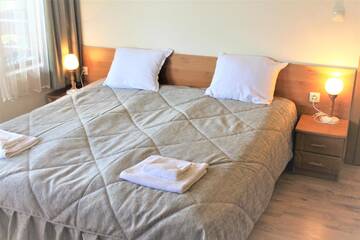 Фото номера Дом с 7 комнатами Дома для отпуска Guest House Brezata - Betula г. Главатарци 9